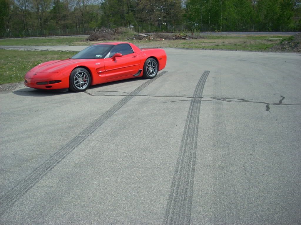 http://i582.photobucket.com/albums/ss263/sickwhtienotch/Vette%20Photos/DSCN0668.jpg