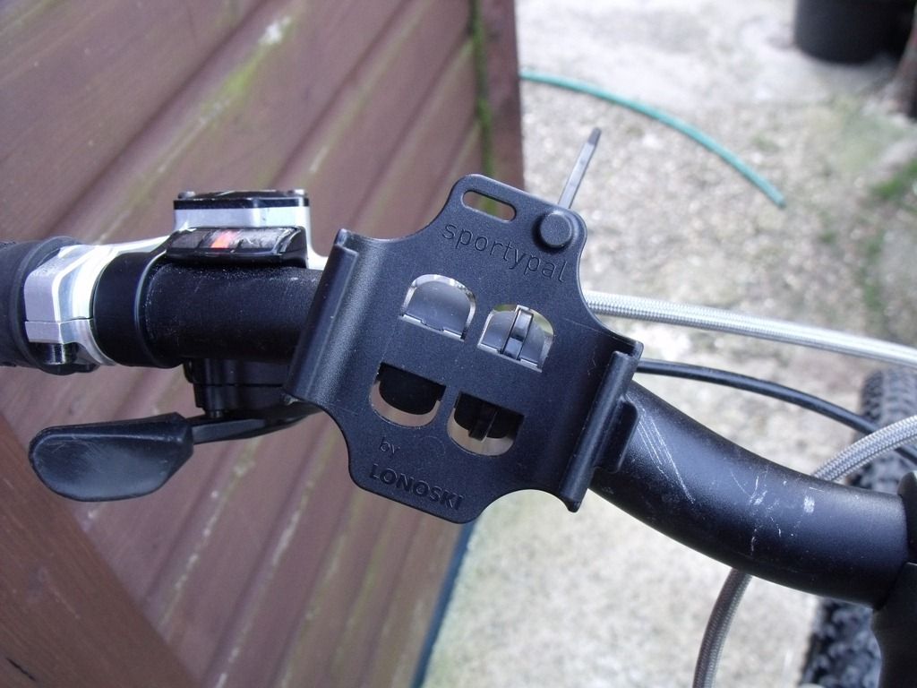 Xperia active gets bicycle mount