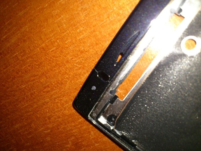 Xperia arc housing suffering from cracks