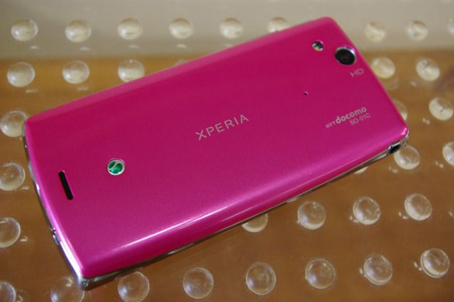 Xperia arc gets new Sakura Pink colour in Japan