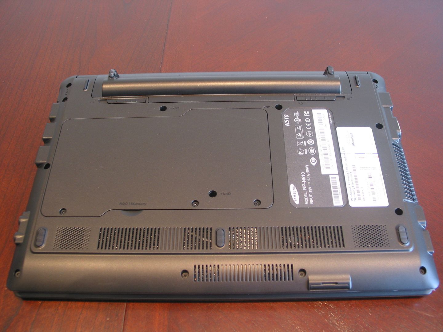 Samsung N510 Bottom