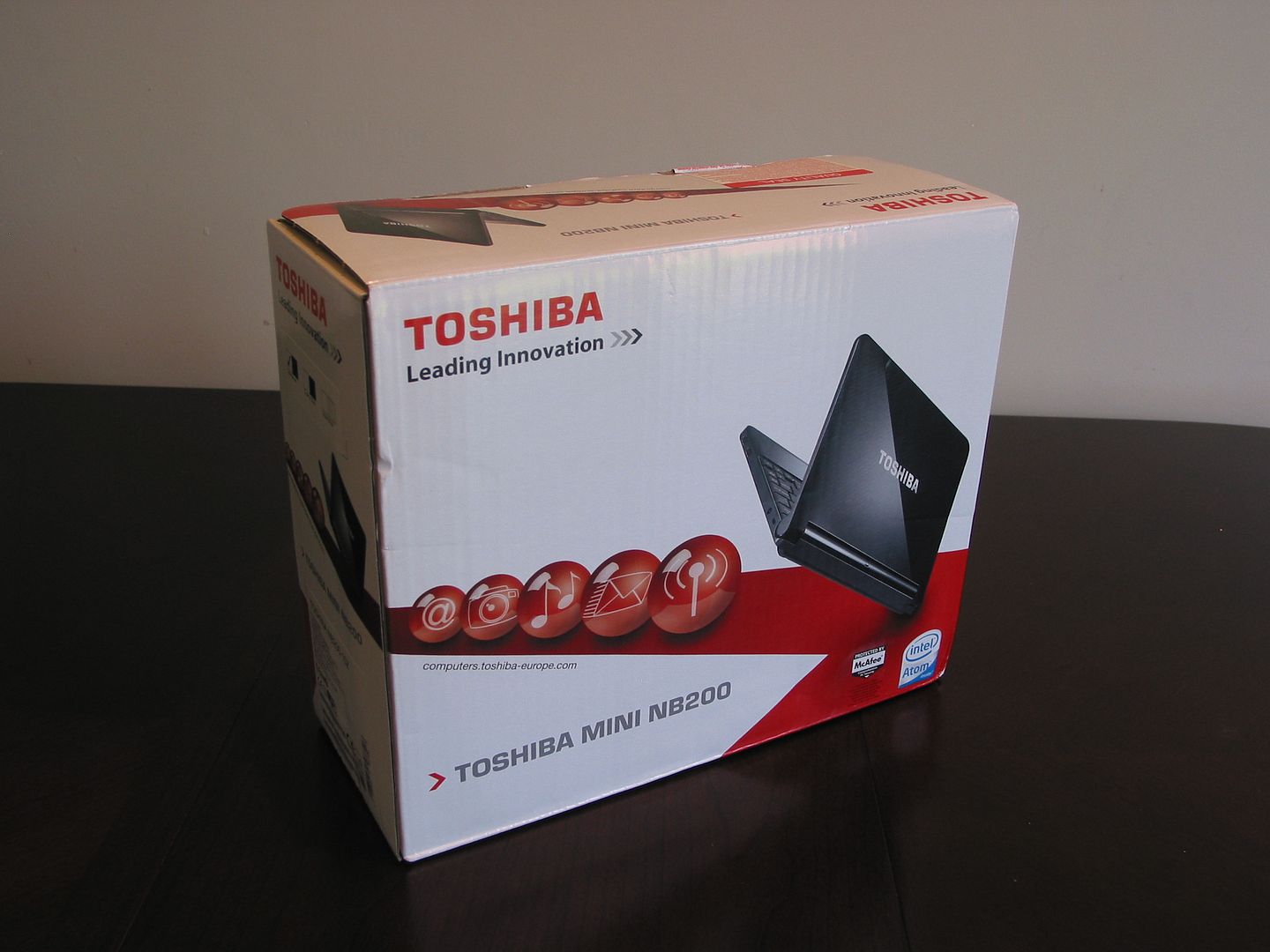 Toshiba NB200 Unboxed