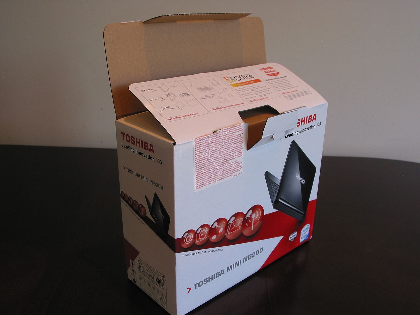 Toshiba NB200 Unboxed