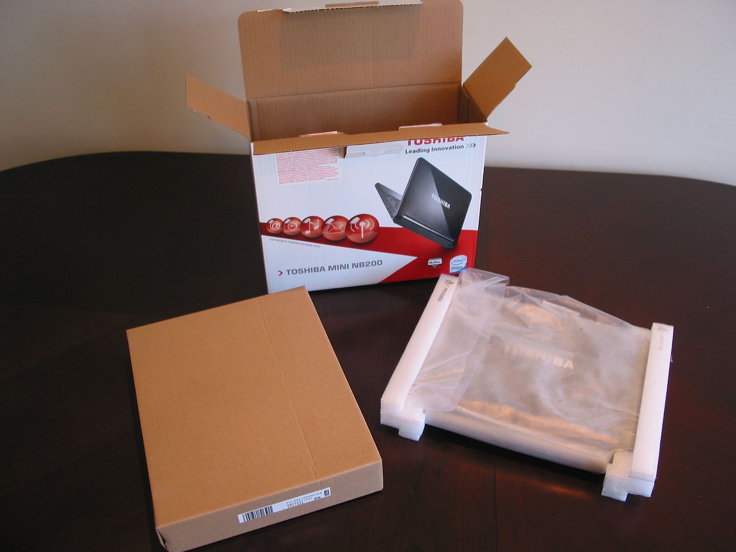 Toshiba NB200 Unboxed