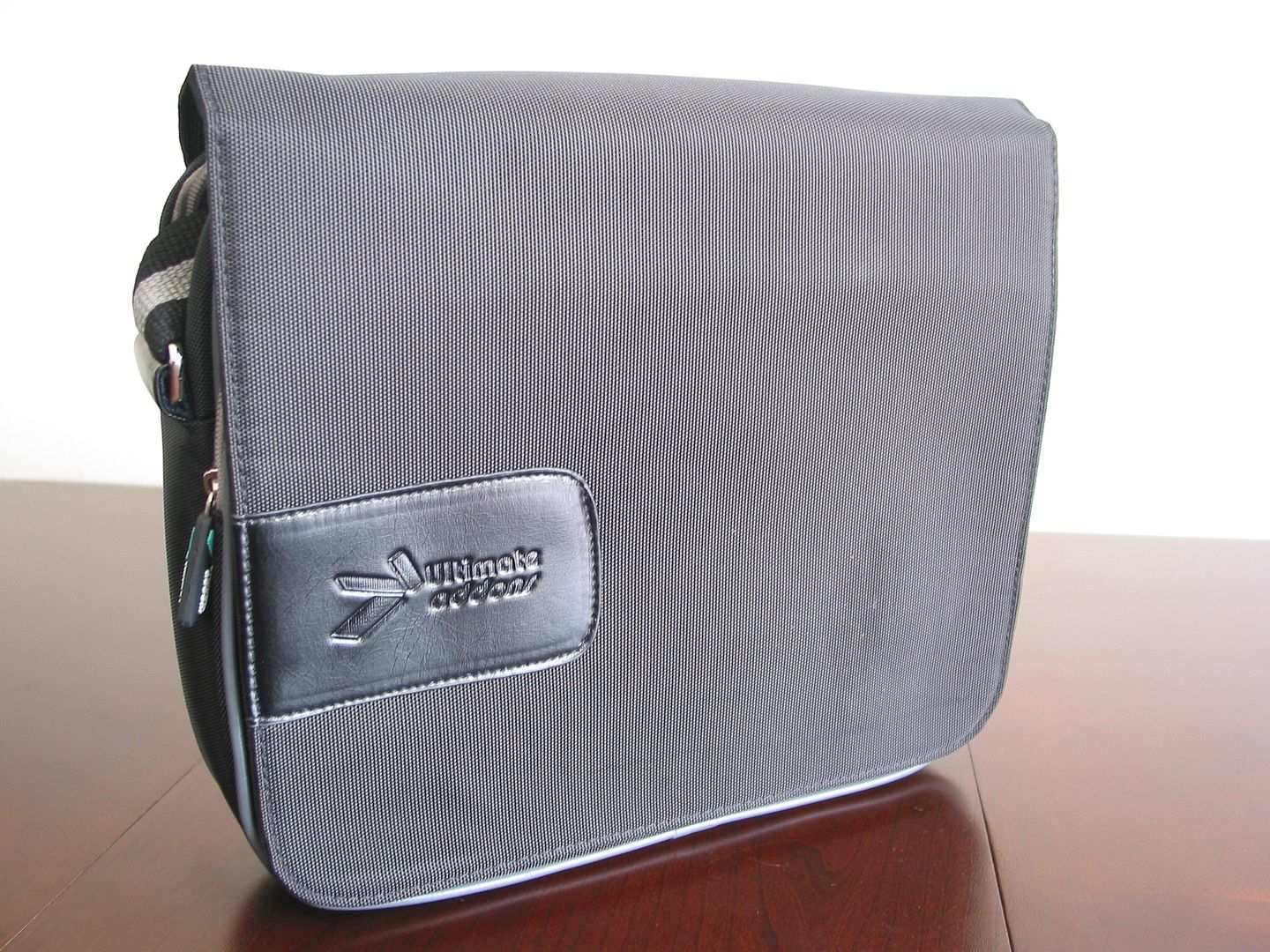 Ultimateaddons Netbook Messenger Bag