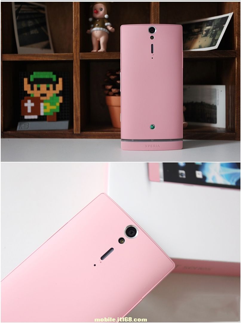 Pink Xperia SL pictures in the wild