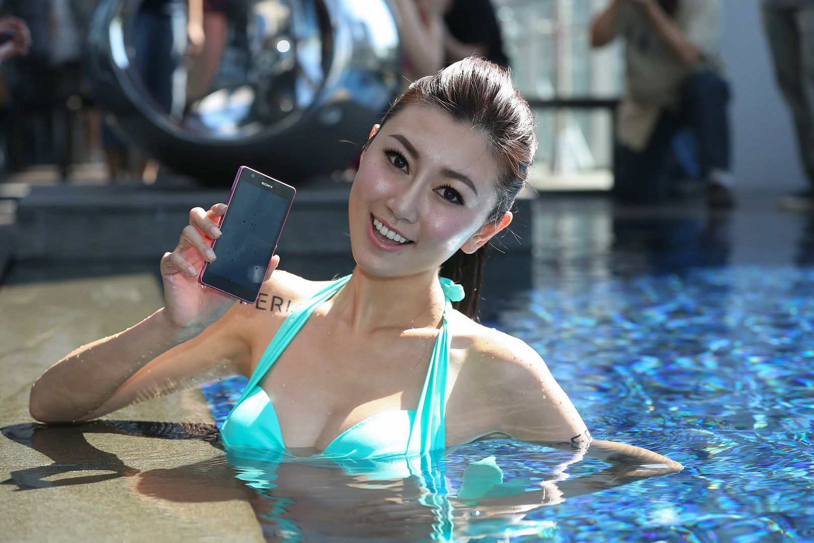 Xperia ZR to get Hong Kong launch in early July 