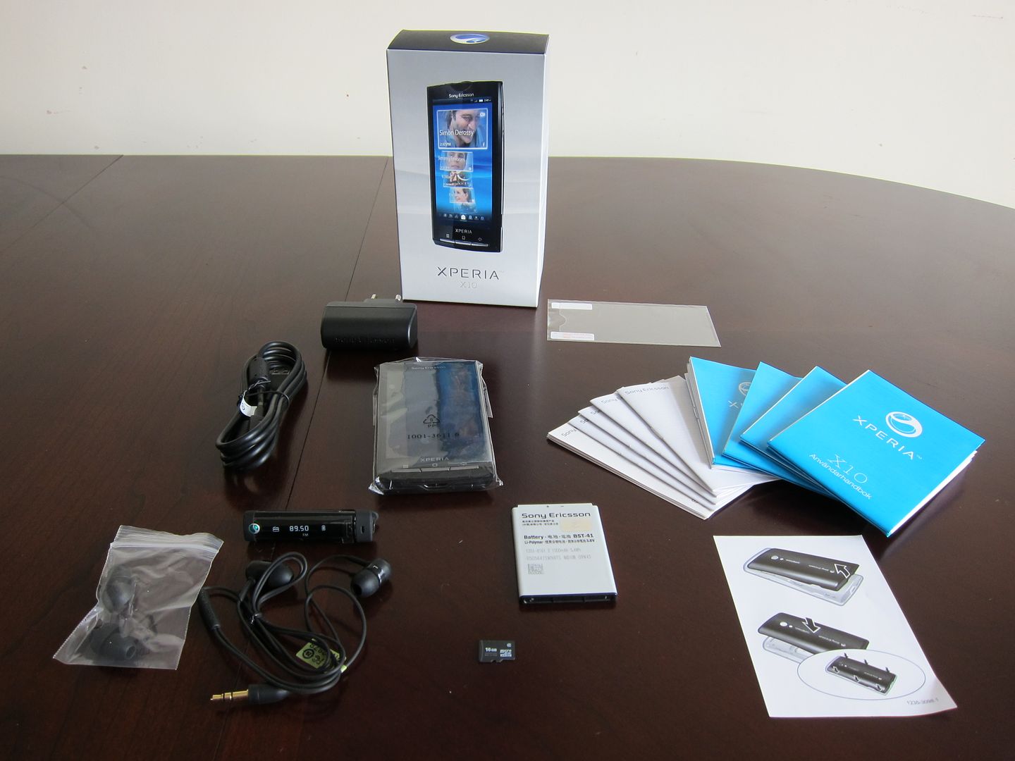 Unboxing our Xperia X10