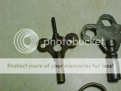 HUGE LOT ANTIQUE VINTAGE CLOCK KEYS / NICE GROUP of 12  